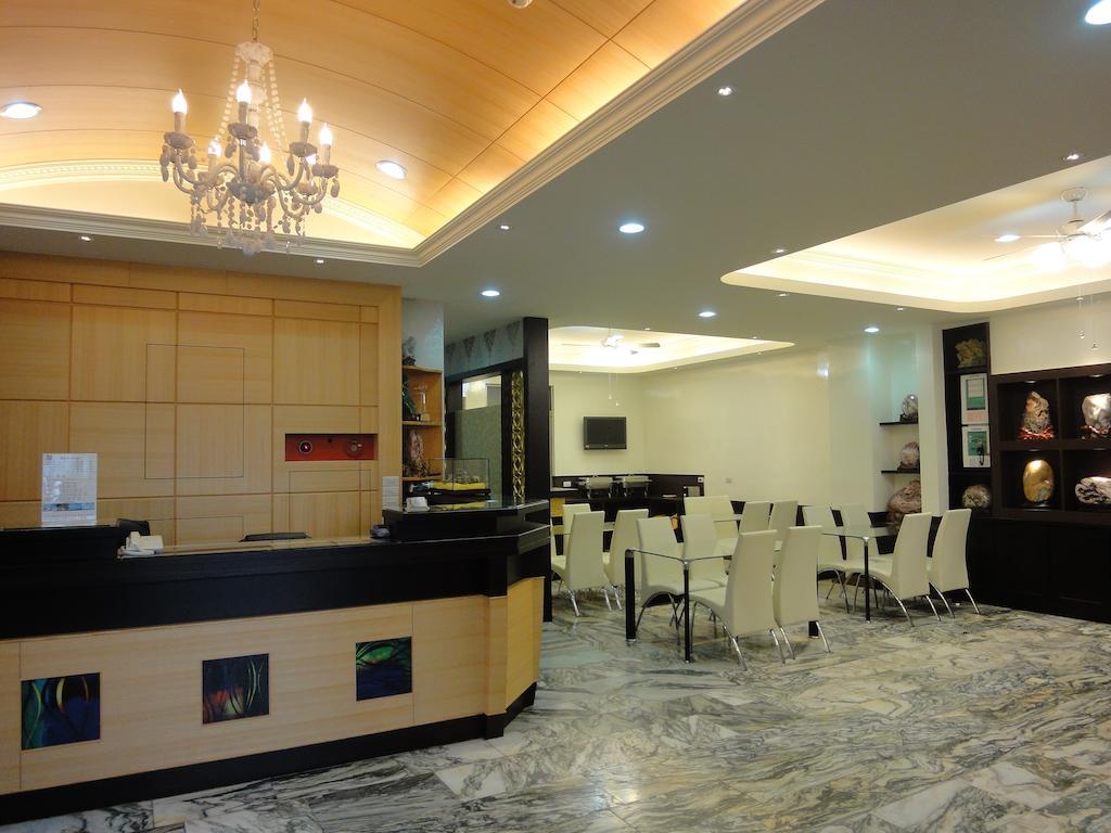 陶陶居商旅 Tautauchu Hotel Hualien Buitenkant foto