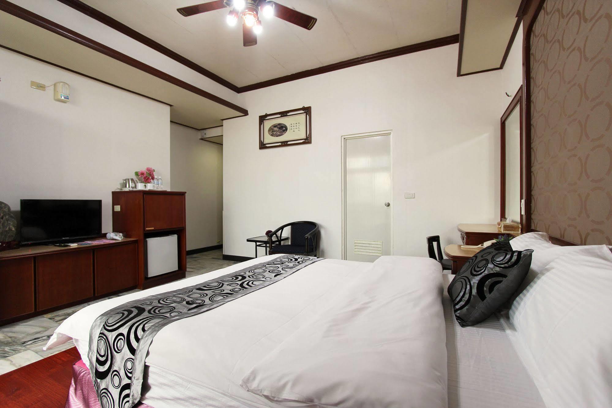 陶陶居商旅 Tautauchu Hotel Hualien Buitenkant foto